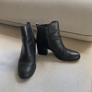 Born Black Leather Chelsea Boot
